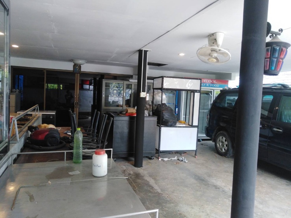 ขาย บ้านเดี่ยว 2 ชั้น ซอยลาซาล 42 300 ตรม 107 ตรว แปลงสวย Loading...