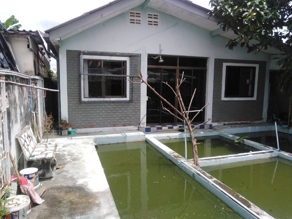 ขาย บ้านเดี่ยว 2 ชั้น ซอยลาซาล 42 300 ตรม 107 ตรว แปลงสวย Loading...