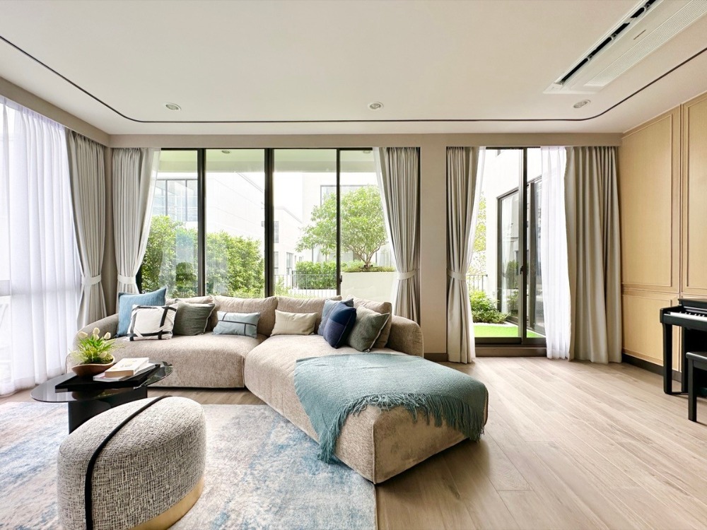 For SaleHousePattanakan, Srinakarin : Aerie Krungthep Kreetha - MADISON 59 sq.w, 370 sq.m, 4 bedrooms, 5 bathrooms, 3 parking spaces, 1 maid's room 0993639692 Toey