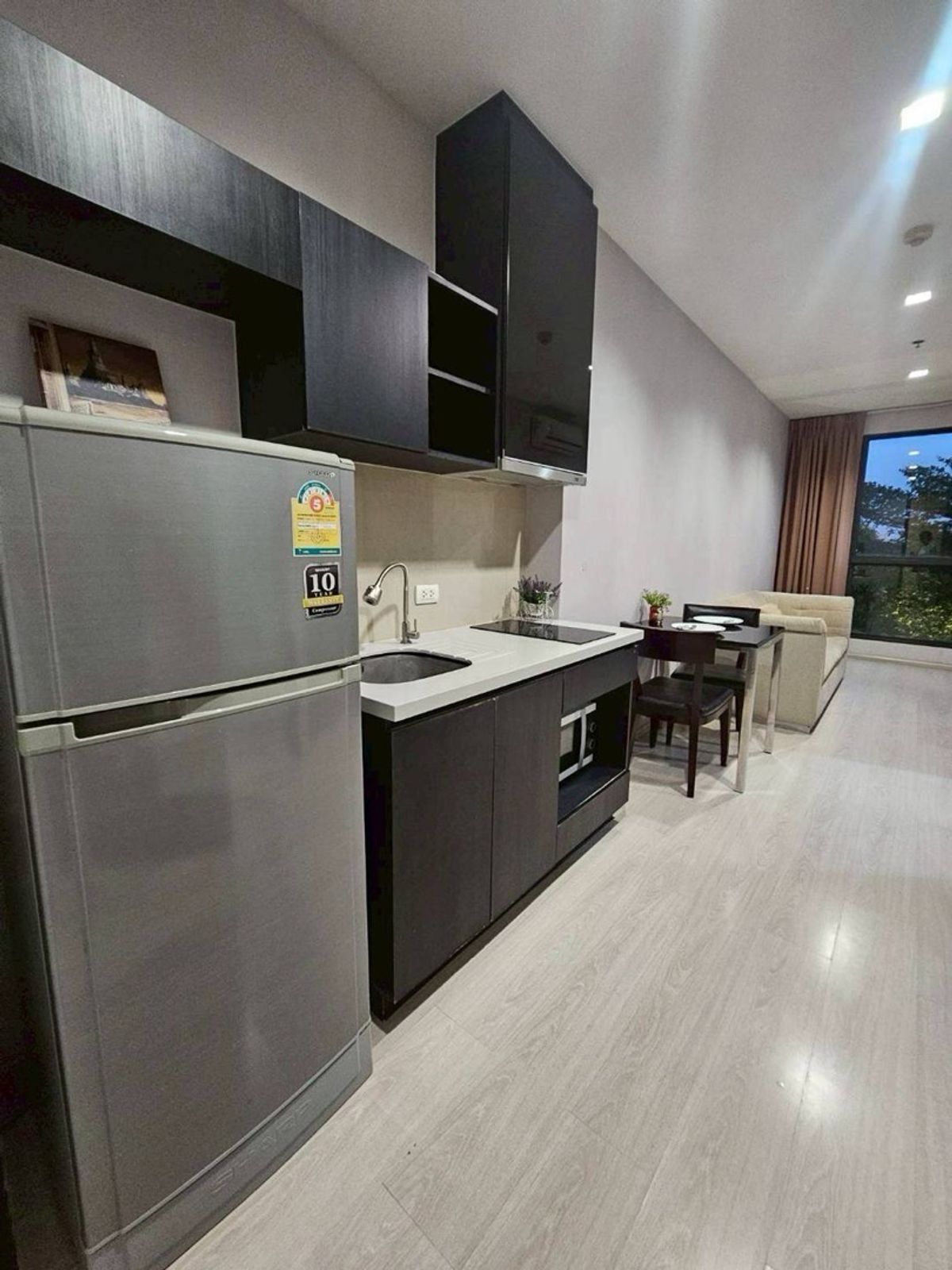 ให้เช่าคอนโดอ่อนนุช อุดมสุข : ++เช่าด่วน++ ห้องสวย RHYTHM Sukhumvit 44/1 คอนโด 1 ห้องนอน 1 ห้องน้ำ ขนาด 35 ตร.ม. ชั้น 6 วิวสวน เขียวขจี เงียบสงบ เฟอร์นิเจอร์ครบ พร้อมอยู่