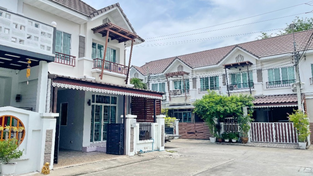 ให้เช่าทาวน์โฮมรัตนาธิเบศร์ สนามบินน้ำ พระนั่งเกล้า : ให้เช่า ท/ฮ ติวานนท์ 45  หลังมุม  ใกล้ รถไฟฟ้า สีชมพู สามัคคี ( ไม่รับสัตว์เลี้ยง )