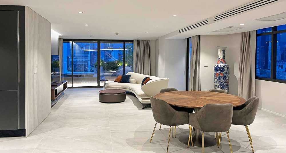 Penthouse in Nana - The Ultimate James Bond-Inspired Bachelor Pad Loading...