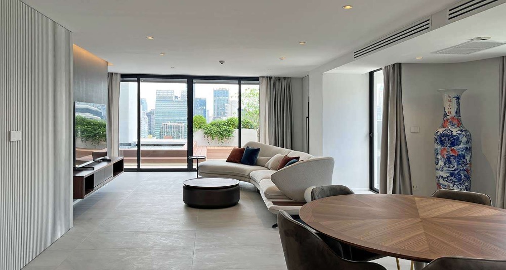 Penthouse in Nana - The Ultimate James Bond-Inspired Bachelor Pad Loading...
