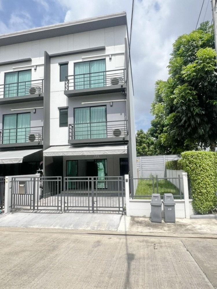 For RentTownhomeNonthaburi, Bang Yai, Bangbuathong : For rent: Baan Klang Muang, Ratchaphruek - Ratthanathibet, corner house, complete electrical appliances, MRT 600 meters