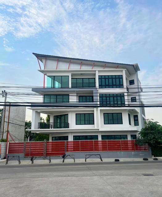 For RentHome OfficeRama 8, Samsen, Ratchawat : with elevator on main road BangKruai Hospital 190m. ChangChui MRT Sirindhorn 2.5 km. 95 Sqwa.