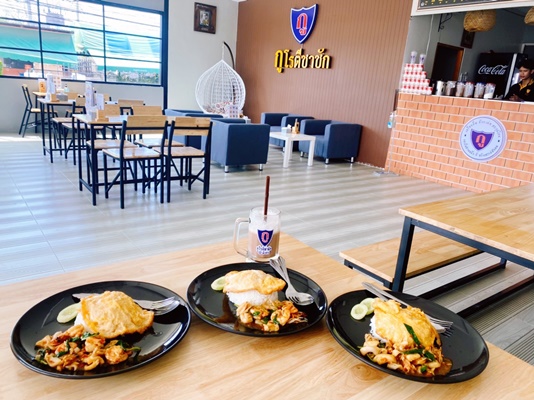 For LeaseholdRetail SpaceSamut Prakan,Samrong : Selling at a loss, Roti Chachak, Samut Prakan, opposite PTT gas station, Soi Mangkon, opened for 4 years, has parking space