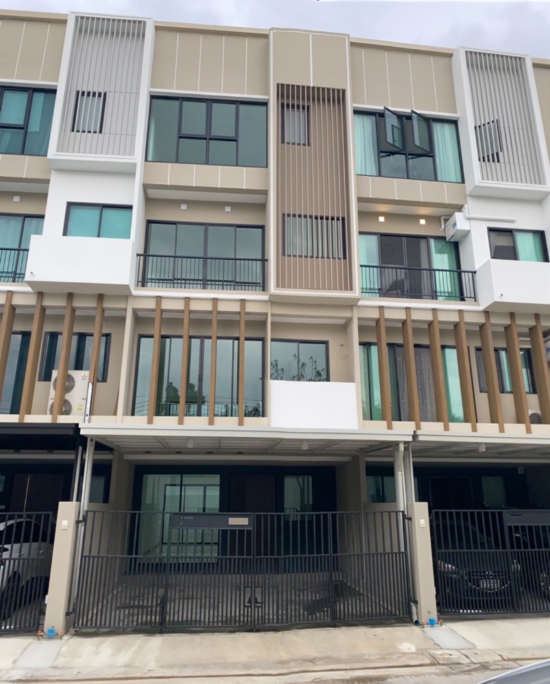 ขายทาวน์โฮมปิ่นเกล้า จรัญสนิทวงศ์ : ขายบ้านทาวน์โฮม จรัญ-ปิ่นเกล้า บ้านใหม่ ไม่เคยอยู่ ทำเลดี ราคาสุดพิเศษ