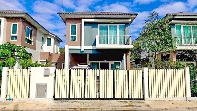 ให้เช่าบ้านมีนบุรี-ร่มเกล้า : เฟอร์ครบ ซาฟารี 3นอน รร.สาธิตพัฒนา ให้เช่าบ้านเดี่ยว 2ชั้น 52ตรว. 4แอร์ 3น้ำ ห้องนั่งเล่น ห้องครัว ปัญญา หทัยราษฎร์