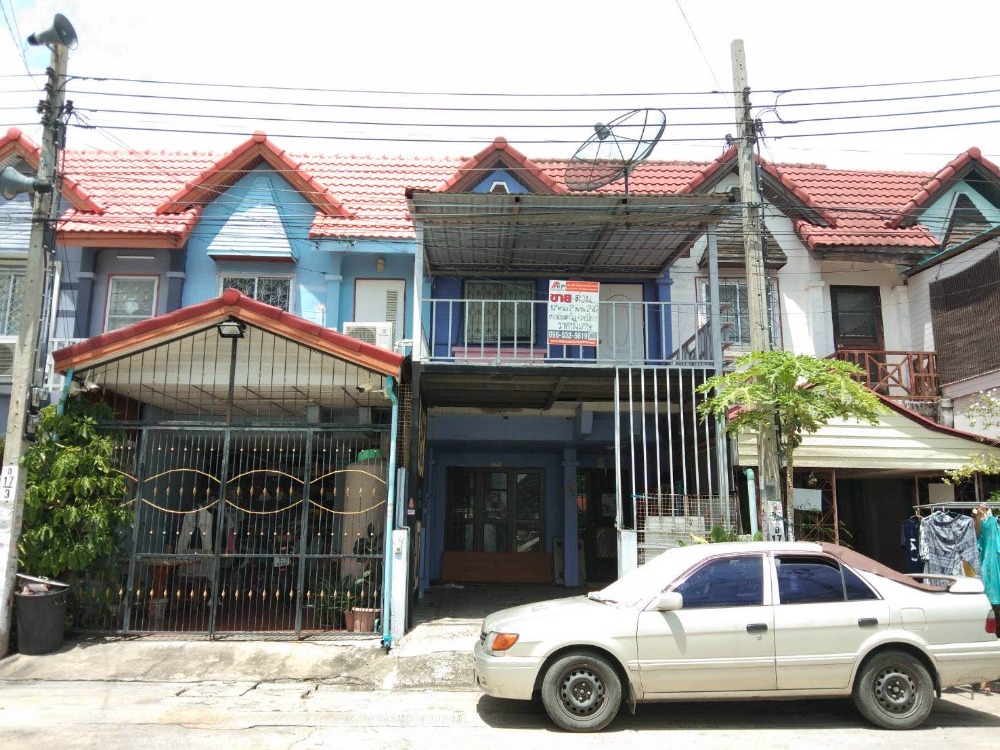 ขายทาวน์โฮมนนทบุรี บางใหญ่ บางบัวทอง : ขายทาวเฮ้าส์ 2ชั้น นครทองปาร์ควิว3  ถนนบางบัวทอง-สุพรรณบุรี    ถนนกาญจนาภิเษก  เข้าออกได้หลายทาง 17 ตรว. 2ห้องนอน 2 ห้องน้ำ ห้องรับแขก  ต่อเติมครัวพร้อมเคาร์เตอร์ และต่อเติมที่จอดรถ+ระเบียงบนกว้างมาก