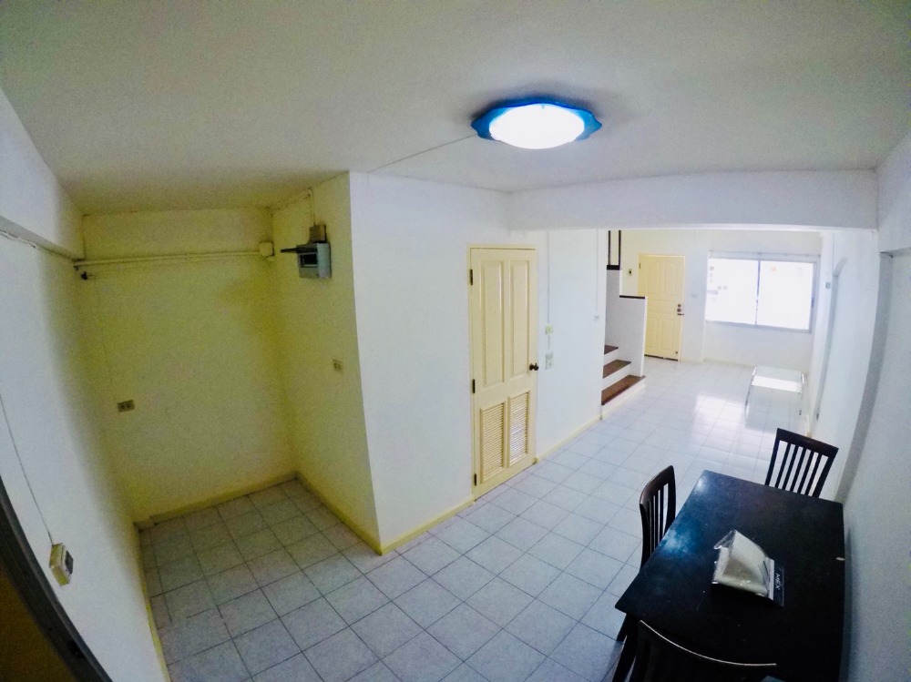 For RentTownhomeRatchadapisek, Huaikwang, Suttisan : Townhouse for rent, 2 floors, Supalai Ville, Soi Ratchadaphisek 32, near MRT Lat Phrao, Chan Kasem