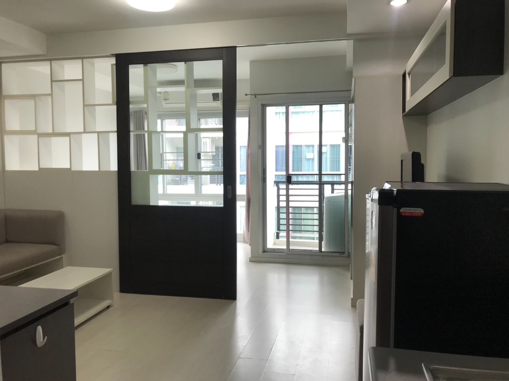For RentCondoOnnut, Udomsuk : 🩷🌈For rent🧸🌳the log3 🌷🧸Size 29 sq m. Studio room, 1 bathroom, Building T, 7th floor, city view 🪧Price 6,500 baht🏷(Ready to move in)