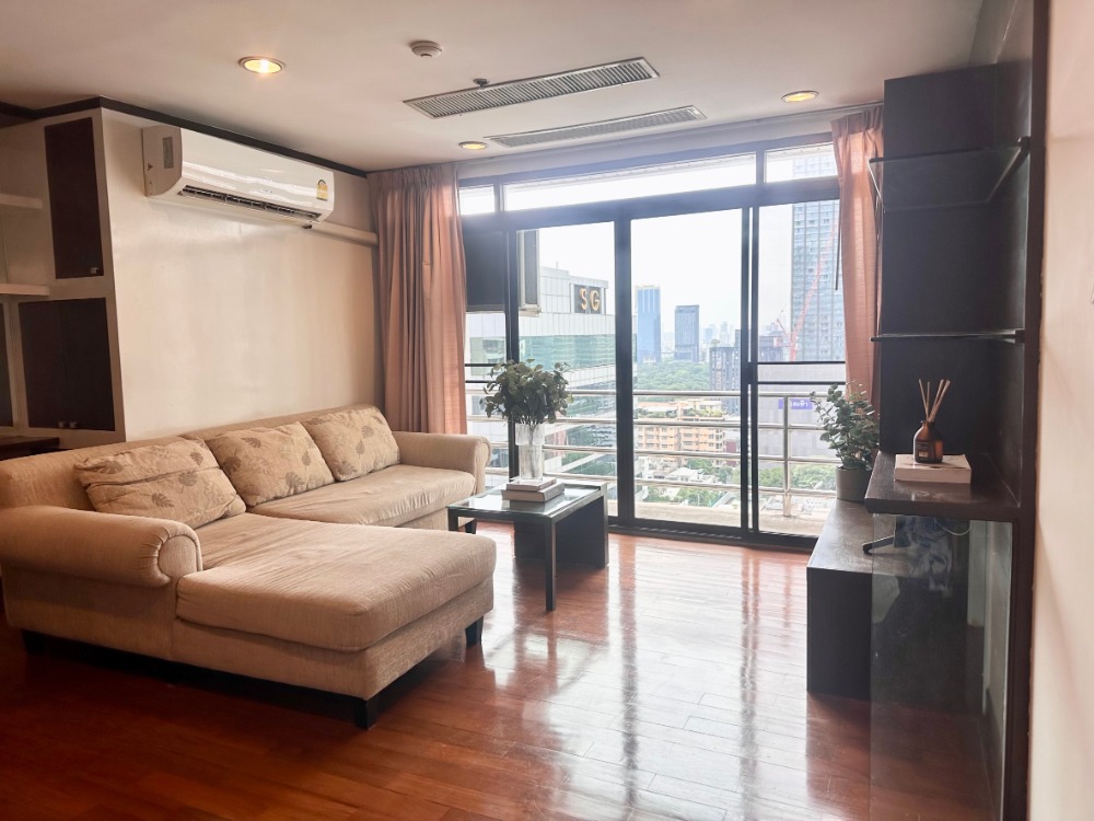 For RentCondoWitthayu, Chidlom, Langsuan, Ploenchit : !! Beautiful room for rent, Condo The Royal Place 2, near BTS Ratchadamri