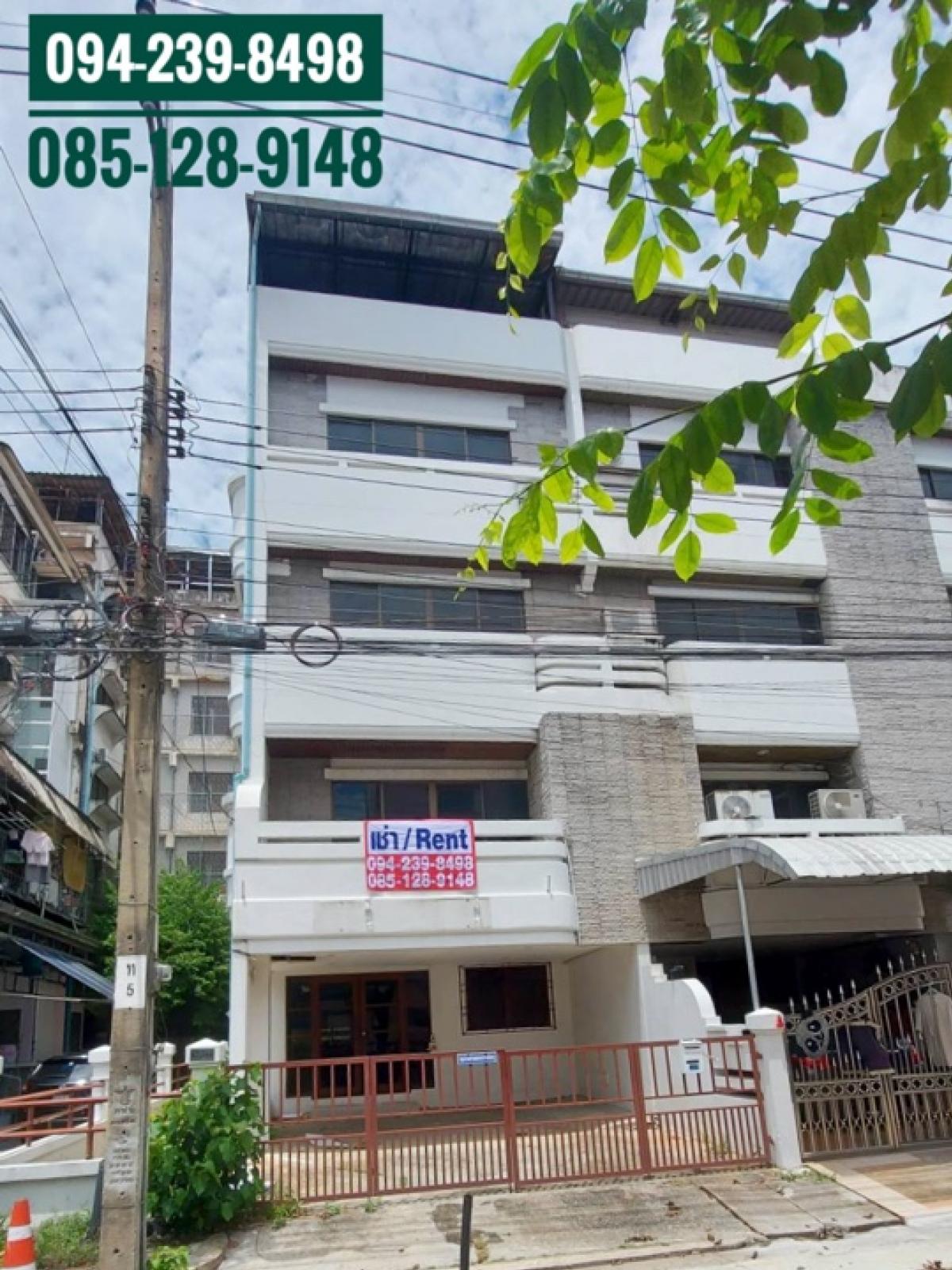 ให้เช่าทาวน์โฮมบางแค เพชรเกษม : ห้องแถว 4 ชั้น เล่นระดับ ห้องมุม มึพื้นทึ่กว้างหมู่บ้านพัชรวิลล์ เพชรเกษม 86อยู่สี่แยกวงแหวนเพชรเกษม 500 ม ถึง เดอะมอลล์บางแค