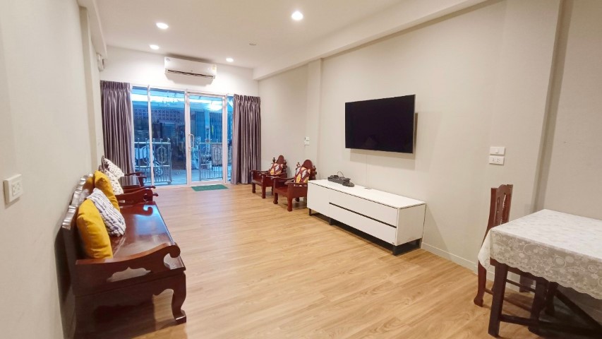 For SaleTownhomeWongwianyai, Charoennakor : House for sale near ICONSIAM, 2-storey townhouse, newly renovated, beautifully decorated, near BTS Krung Thonburi, near ICONSIAM, Charoen Rat 11 Road, Khlong San District