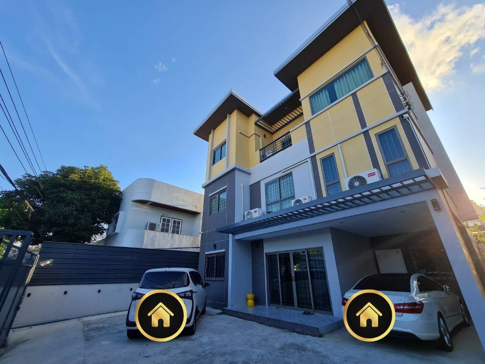 For SaleHouseLadprao, Central Ladprao : For sale: 3-storey detached house, luxuriously decorated, ready to move in, location: Lat Phrao Soi 1