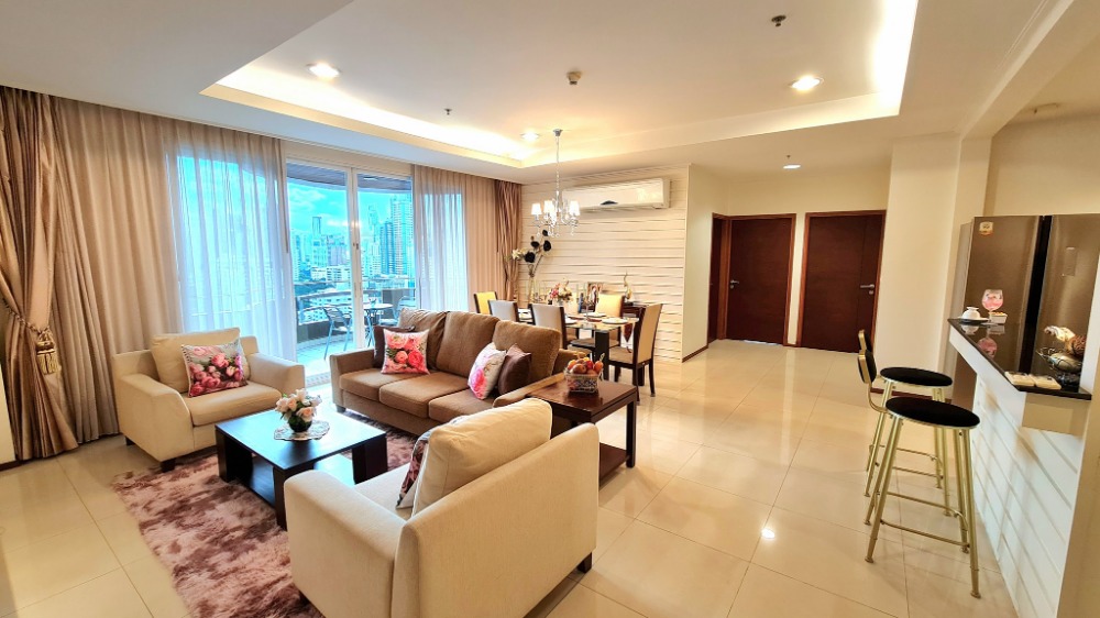 ให้เช่าคอนโดสุขุมวิท อโศก ทองหล่อ : Piyathip Place Sukhumvit 39 for rent 3 bed 3 bath 289 sqm 110,0000 per month