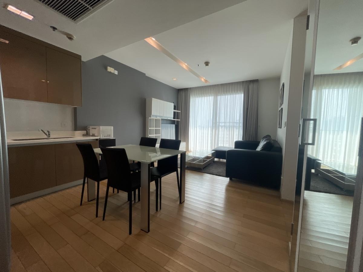 For RentCondoSukhumvit, Asoke, Thonglor : 🔥Big room, very beautiful🔥Siri @Sukhumvit 69.04sq.m. 2bedroom 2bathroom, south facing, swimming pool view, near BTS Thonglor, owner takes good care of it, ready to move in🛋️