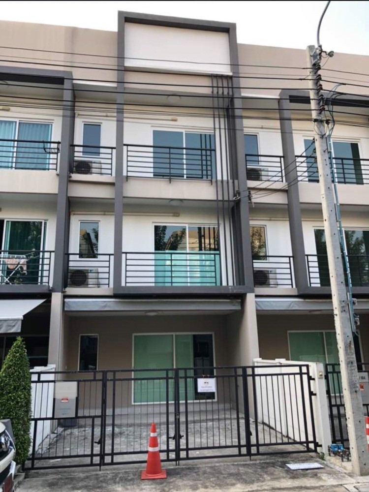 ให้เช่าทาวน์โฮมอ่อนนุช อุดมสุข : RH100224 ให้เช่า ทาวน์โฮม 3ชั้น บ้านกลางเมือง สุขุมวิท 77(อ่อนนุช) ทำเลดี ใกล้ BTS อ่อนนุช