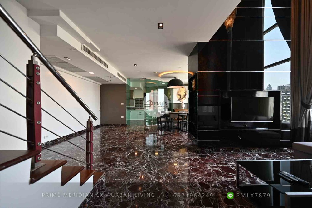 Wind Sukhumvit 23 - Top Floor Penthouse Triplex, Outdoor Jacuzzi, Prime Location Loading...