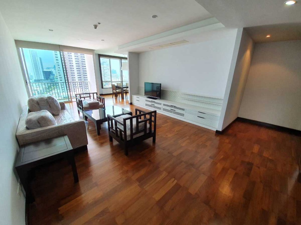 ให้เช่าคอนโดสุขุมวิท อโศก ทองหล่อ : อพาร์ทเม้น 3 ห้องนอน ขนาดใหญ่ ใกล้ BTS ทองหล่อ ** ไม่รับ Co-Agent **