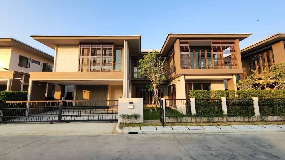 For RentHousePattanakan, Srinakarin : R2057 Single house for rent, Burasiri, Krungthep Kreetha (vacant), near an international school