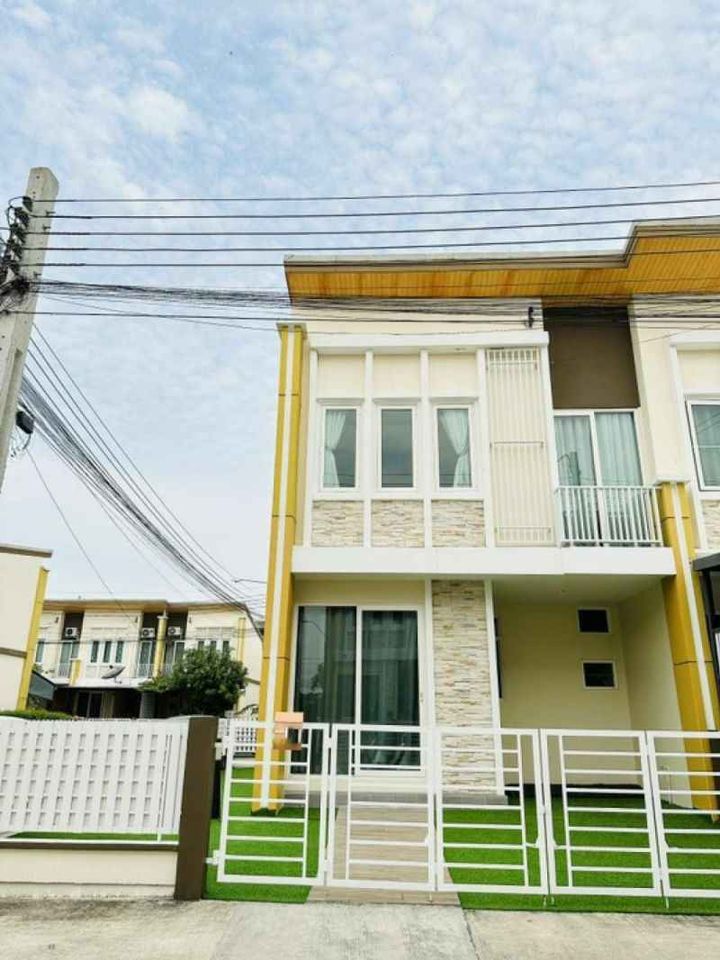 ให้เช่าทาวน์โฮมลาดกระบัง สุวรรณภูมิ : 🏡 ให้เช่าบ้าน โกลเด้นทาวน์ อ่อนนุช- ลาดกระบัง 2 เดือนละ 25000 บาท ใกล้โรบินสันลาดกระบัง ใกล้สนามบินสุวรรณภูมิ เฟอร์นิเจอร์และเครื่องใช้ไฟฟ้าครบ พร้อมเข้าอยู่  ✅✅