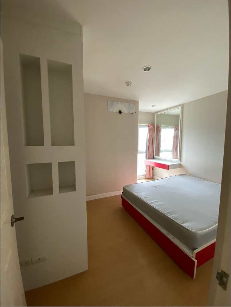 For SaleCondoThaphra, Talat Phlu, Wutthakat : ✨ Urgent sale! Metro Park Sathorn, low-rise condo, shady, near BTS Bang Wa ✨ Beautiful room, 6th floor, garden view, ready to move in, good price!