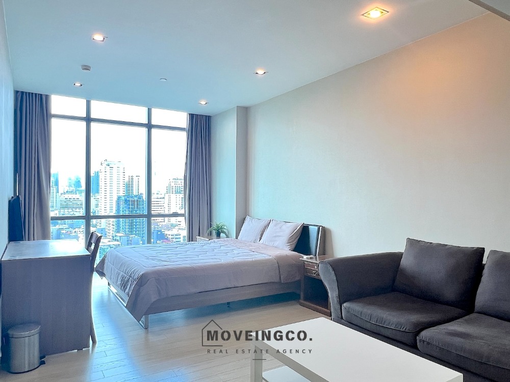 สตูดิโอกว้างขวางพร้อมวิวเมือง เพียง 600 เมตรจาก BTS อโศก! Loading...