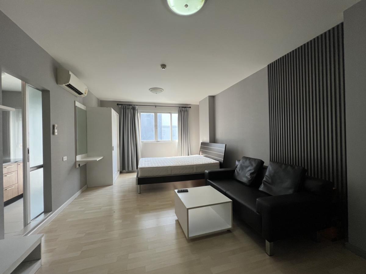 📣 Urgent selling only 1.26 million 😍 D -Raminthra Condo 🏢 @MRT MAI Talap 🚆 next to the main road near the expressway, a good corner room with furniture ready ✨✅ Loading...