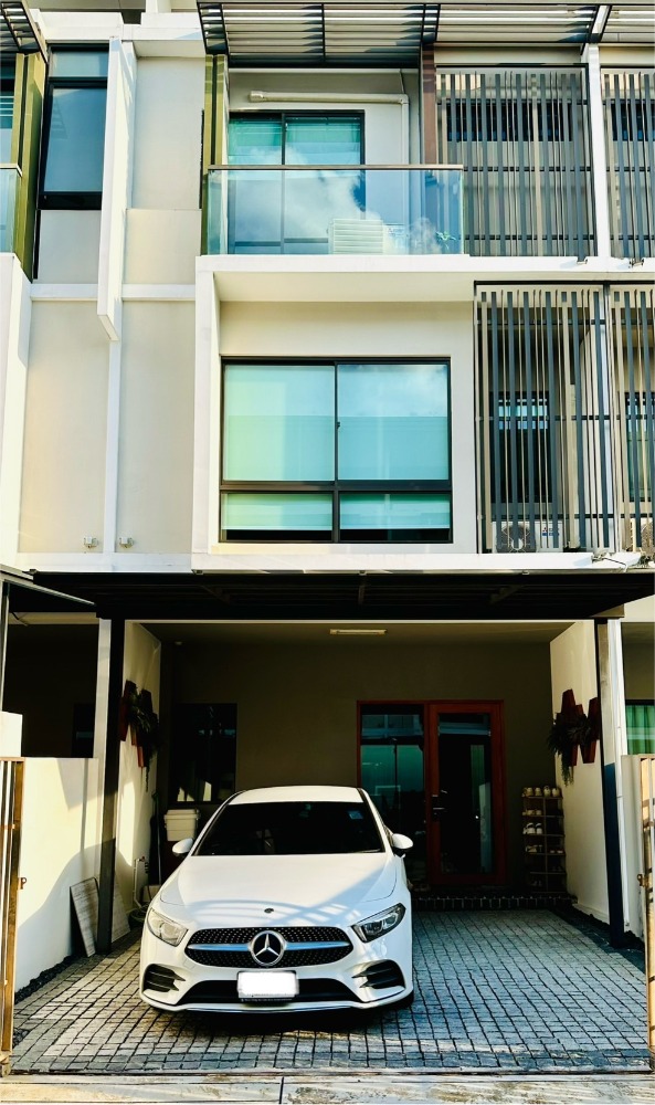 ขายทาวน์โฮมเกษตร นวมินทร์ ลาดปลาเค้า : ขายด่วน!! ทาวน์โฮมหรู พร้อมอยู่