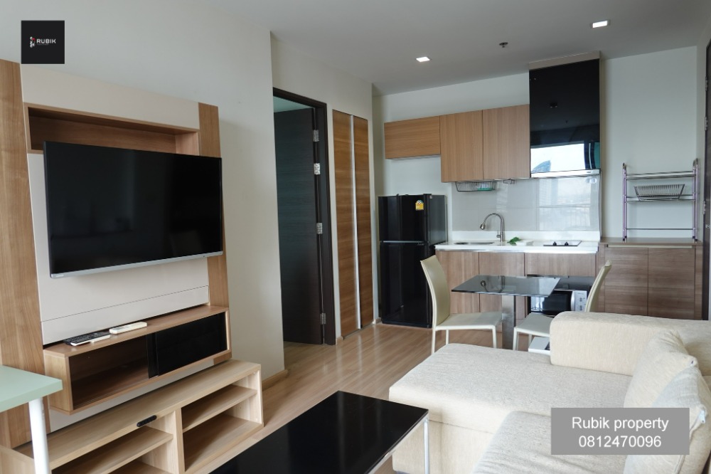 ให้เช่าคอนโดสาทร นราธิวาส : 🏢 For Rent: Rhythm Sathorn – Stunning Corner Unit with River View! (RB236)🌟