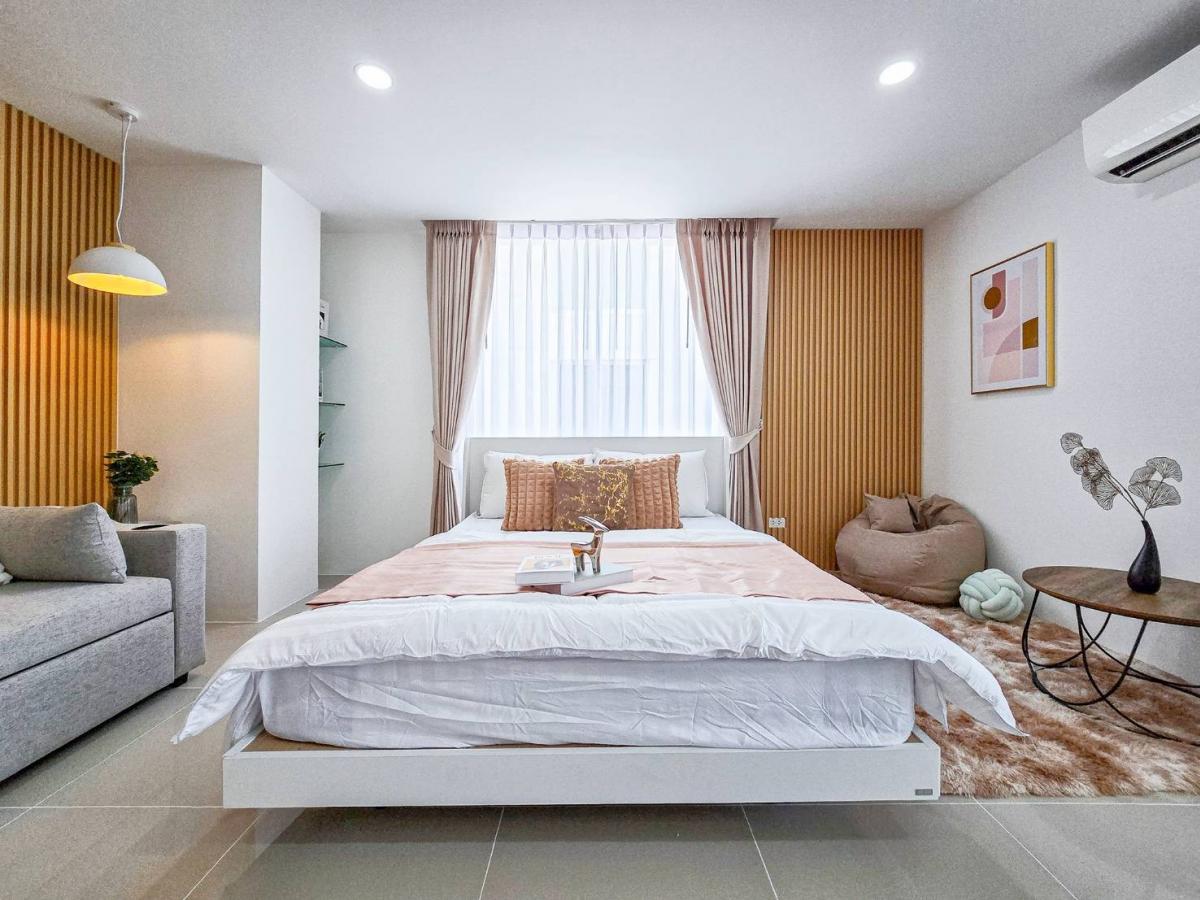 For SaleCondoRatchadapisek, Huaikwang, Suttisan : 💥Spacious room, newly decorated, full of furniture💥 ((🏡Condo Ratchada City 18)) Newly decorated condo, full of furniture in the whole room🏝️Amidst a warm atmosphere, a condo in the heart of Ratchada, newly designed, stylish, good location, convenient tran