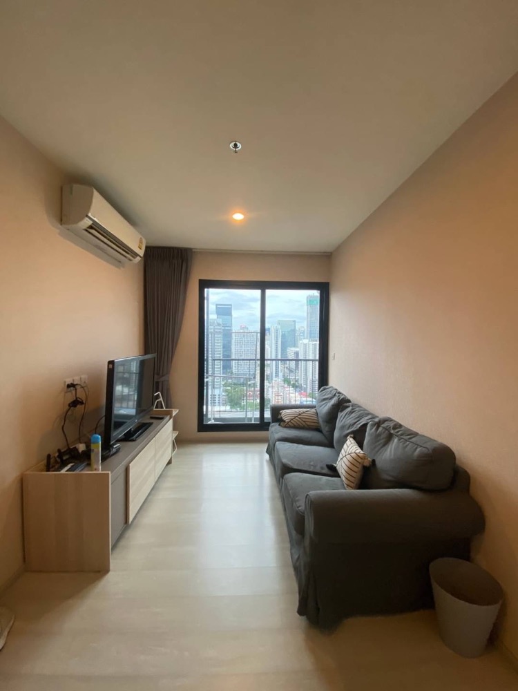 For RentCondoRama9, Petchburi, RCA : 🔥Urgent for rent 🔥Condo Life Asoke (Life Asoke), 2 bedrooms, size 54 sq m, high floor, unblocked view, next to MRT Phetchaburi.