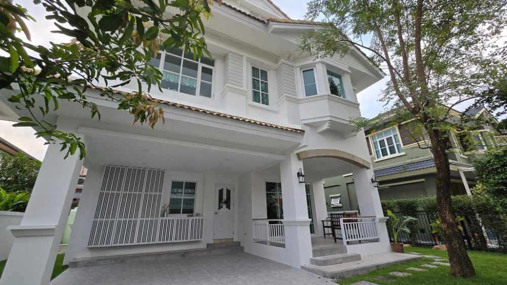 For SaleHouseKasetsart, Ratchayothin : For sale: 2-storey detached house, Nantawan-Watcharapol Village, newly renovated, beautifully decorated, Sukhapiban 5 Road, Bang Khen District, Bangkok, area 60 square wah, usable area 200 square meters.
