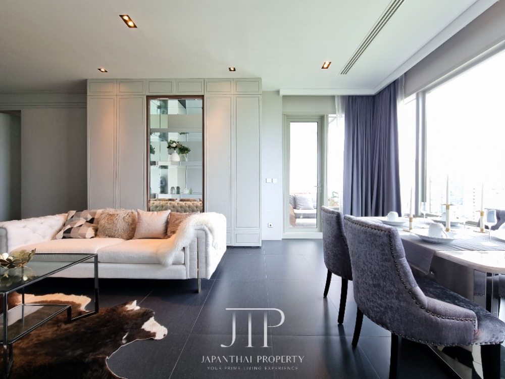 ให้เช่าคอนโดวิทยุ ชิดลม หลังสวน : *185 Rajadamri*  132sq.m facing Sports Club view 2bed unit for rent in Rajadamri area