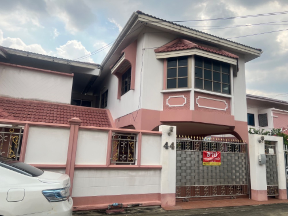 ขายบ้านเกษตรศาสตร์ รัชโยธิน : โพสต์ขายบ้าน: บ้านเดี่ยว หมู่บ้านอมรพันธ์ 9 รุ่น 1 🏡 พื้นที่แห่งความสุขในราคาที่คุ้มค่า พร้อมฟังก์ชันครบครัน