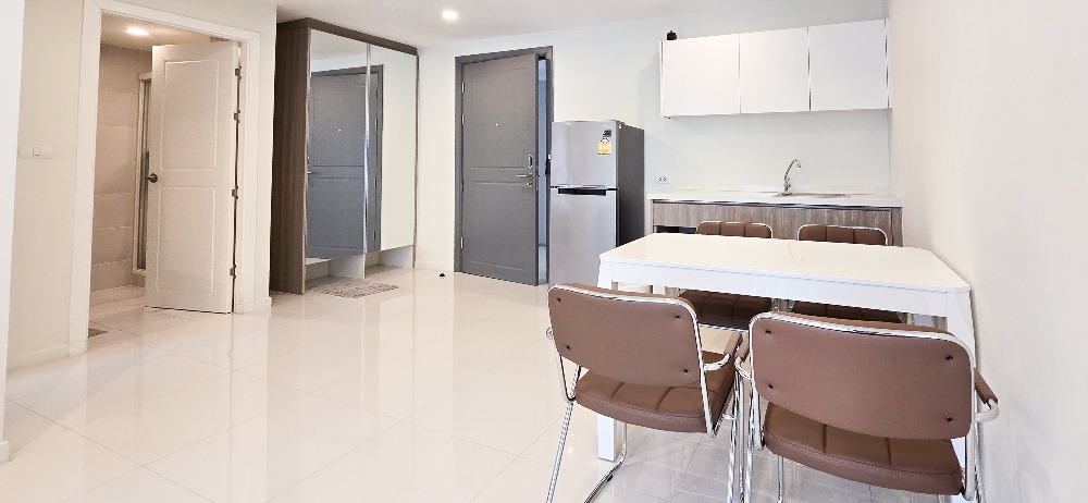 For SaleCondoPattanakan, Srinakarin : Condo for sale: Elements Srinakarin (Elements Srinakarin), large room, good corner, common area view