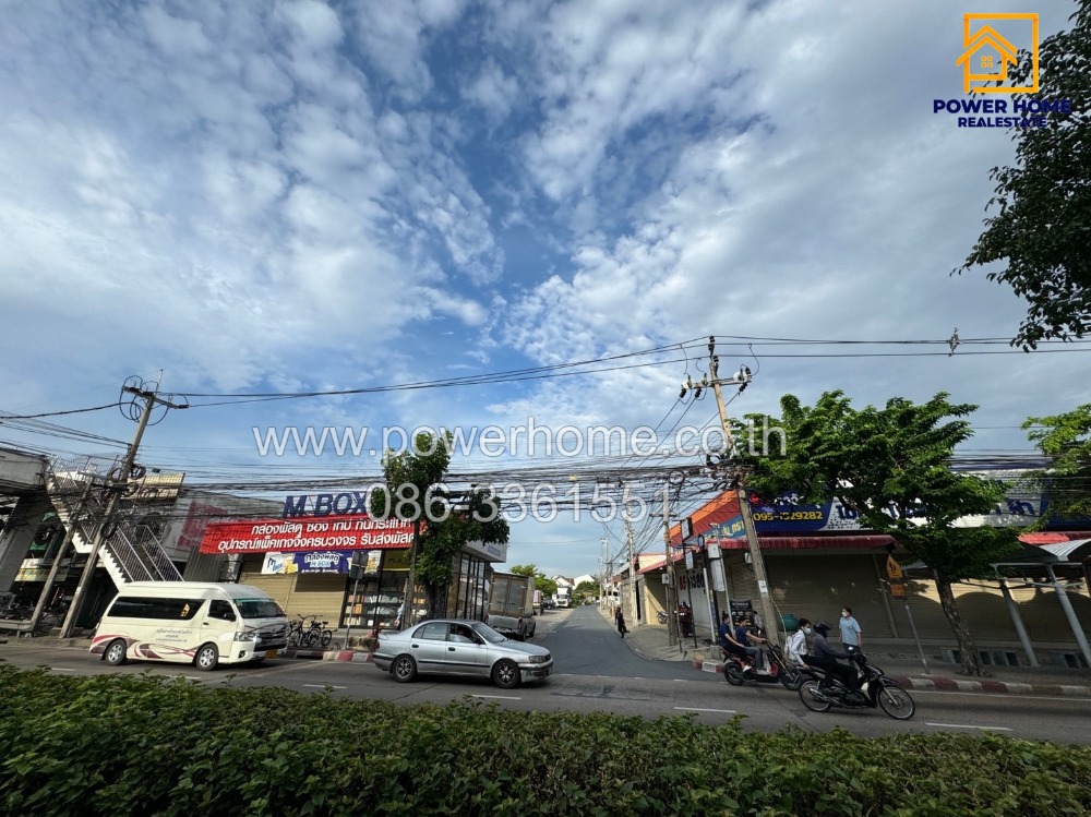 For SaleLandKaset Nawamin,Ladplakao : Land for sale, already filled, Soi Nawamin 85, Intersection 2-1, near The Mall Bangkapi, Bangkok