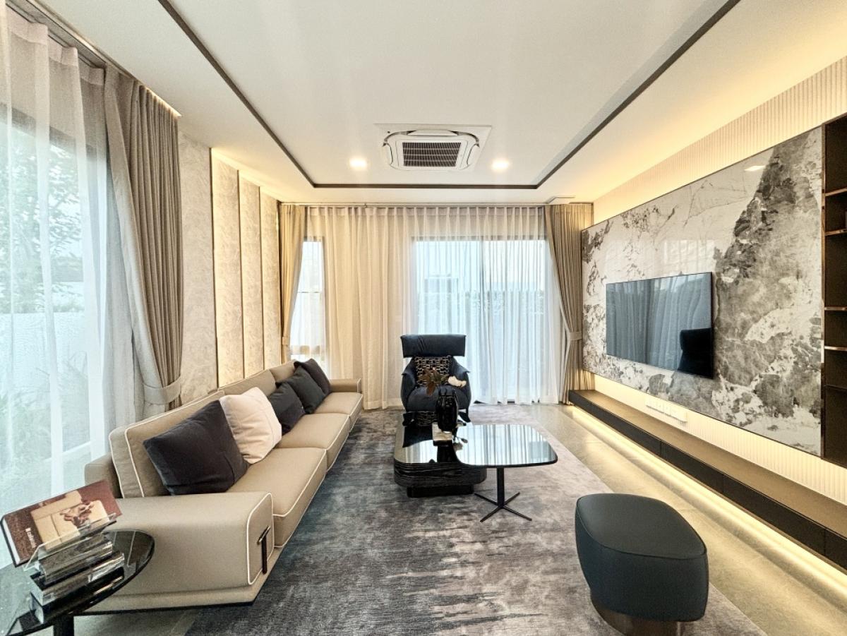 For RentHouseSamut Prakan,Samrong : For rent Manthana Bangna Km.15