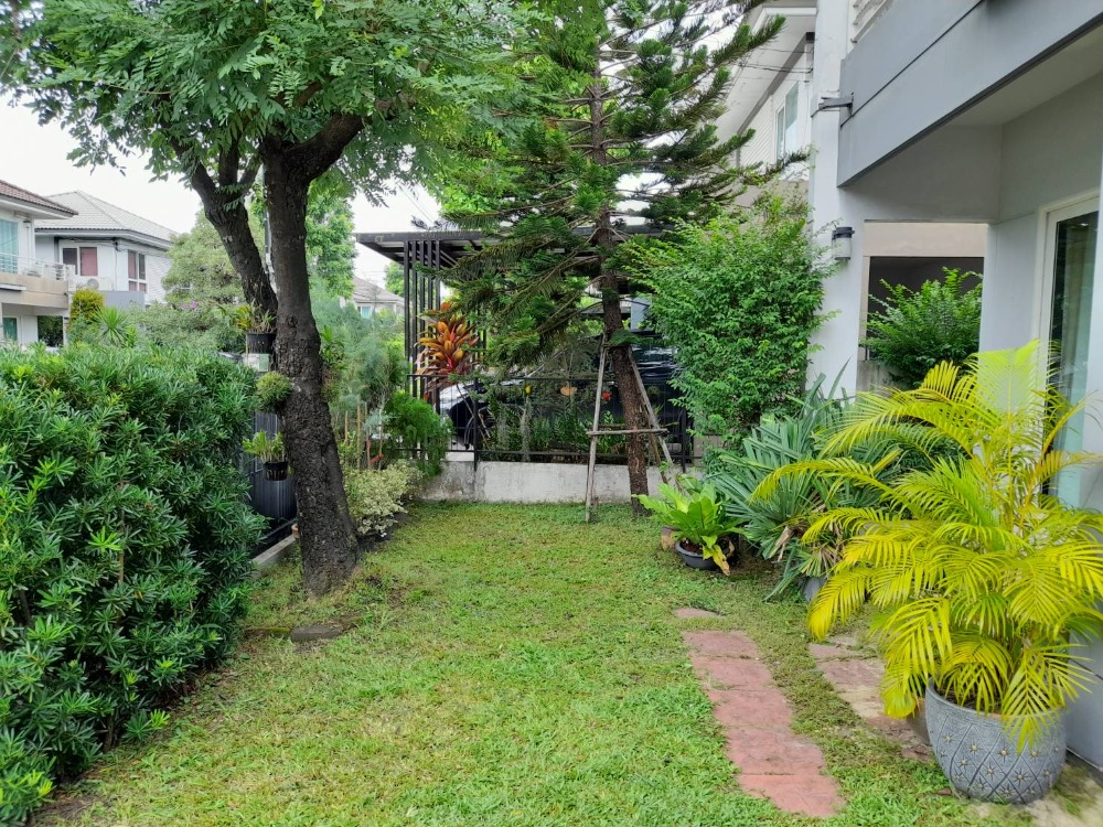 For SaleHouseNawamin, Ramindra : For sale, inexpensive price, 2-storey detached house, Chaiyapruek Village, Ram Intra-Wongwaen 2, Land and House project, 3 bedrooms, 3 bathrooms, 50 sq m, parking for 2 cars.