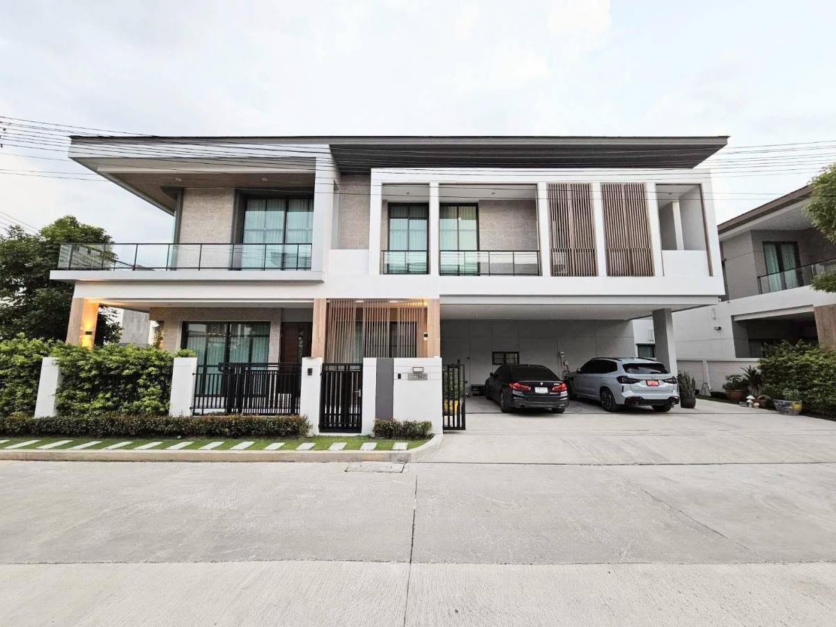 For RentHousePathum Thani,Rangsit, Thammasat : Bangkok Boulevard Vibhavadi-Phahon Yothin, luxury house, 441 sq m., on Phahon Yothin main road, 24 minutes to Rama 9