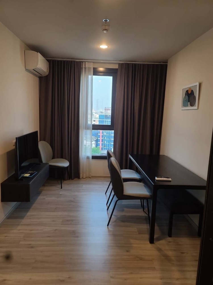 For RentCondoRatchadapisek, Huaikwang, Suttisan : Condo for rent XT Huaikhwang, fully furnished condo, ready to move in, close to MRT Huai Khwang, only 75 meters away!!