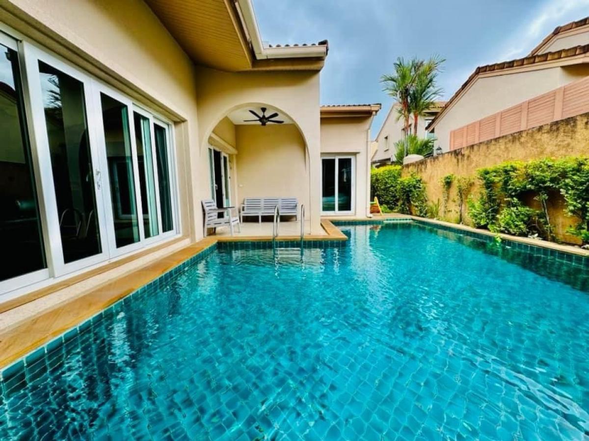 For RentHousePattaya, Bangsaen, Chonburi : 3 Bedroom House For Rent In Silk Road
