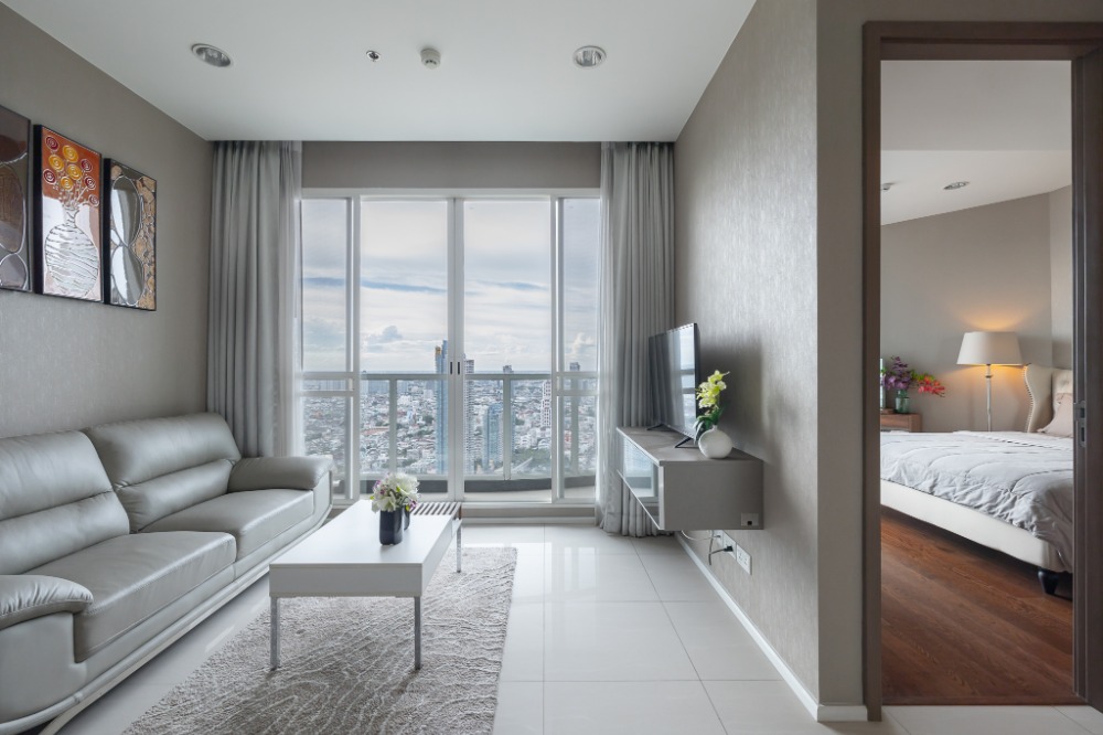 ให้เช่าคอนโดสาทร นราธิวาส : ให้เช่า คอนโดหรูที่ Menam Residences, ขนาด 1 ห้องนอน, ตกแต่งสวย เฟอร์นิเจอร์ครบ, ชั้นสูง วิวแม่น้ำเจ้าพระยา, ใกล้ BTS สะพานตากสิน