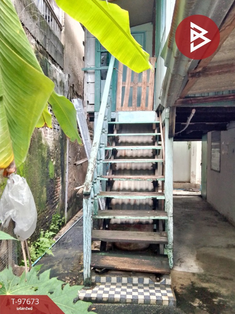 Land for sale with buildings, area 71 square wah, Yan Nawa, Bangkok Loading...