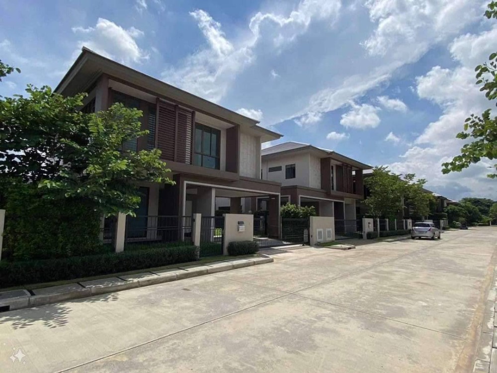 For RentHousePattanakan, Srinakarin : 💥CP-3714💥Single house for rent, Burasiri Village, Krungthepkreetha👉Add Line @bravehouse