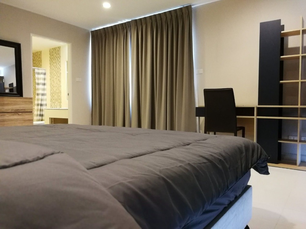 Condo for rent, Master View Executive Place, 12th floor, size 120 sq m., 2 bedrooms, 2 bathrooms, near BTS Krung Thon Buri, Khlong San Loading...