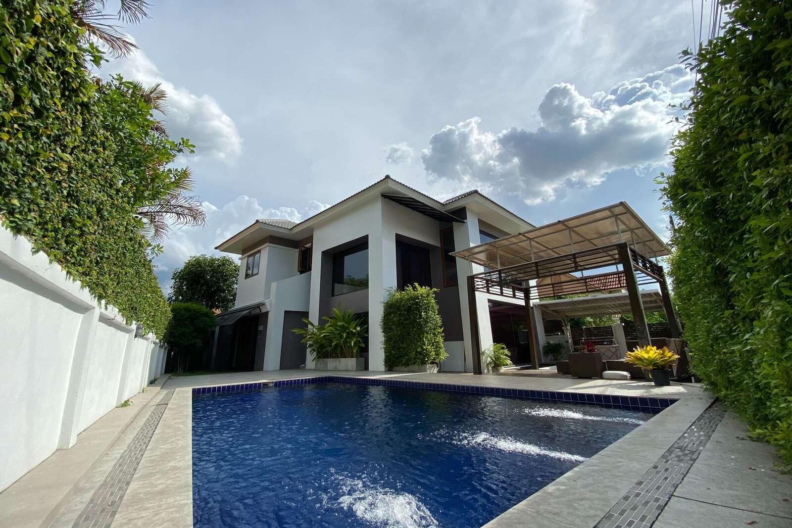 For SaleHouseChiang Mai : 3 Bedroom Pool Villa in City