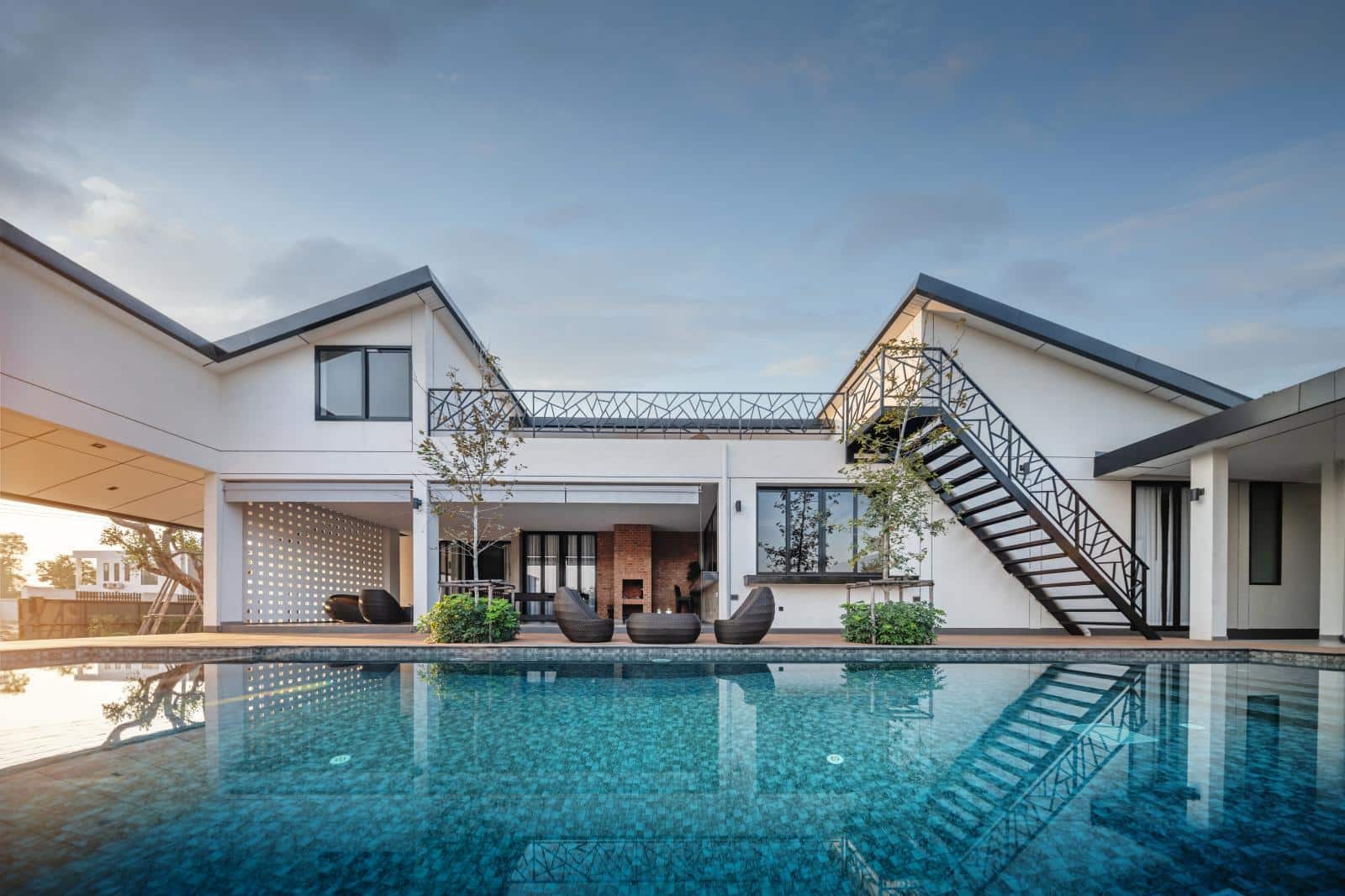 For SaleHouseChiang Mai : 4 Bedroom Pool Villa in City