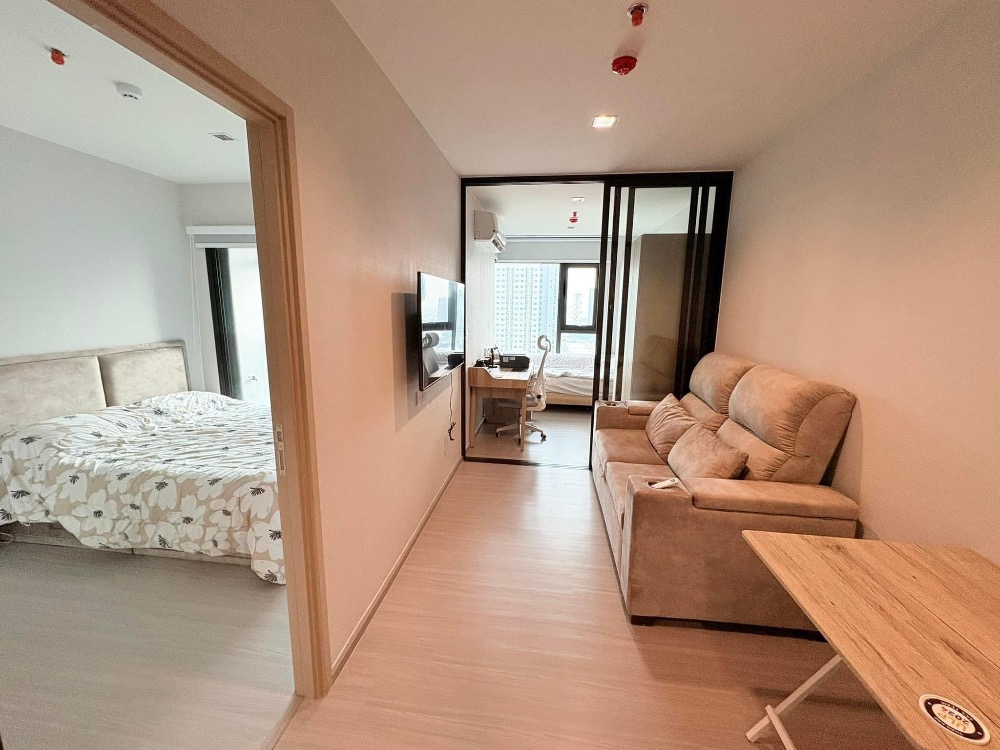 For RentCondoThaphra, Talat Phlu, Wutthakat : Life Sathorn Sierra 1bedroom plus, beautiful view, ready to move in